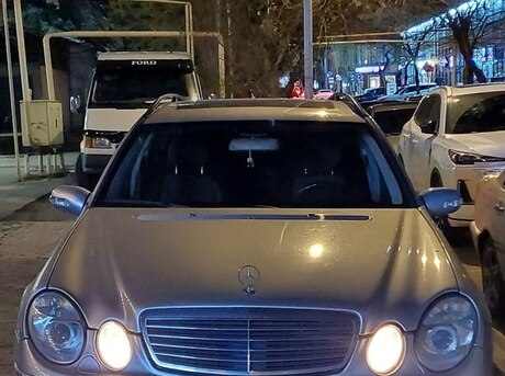 Mercedes E 220