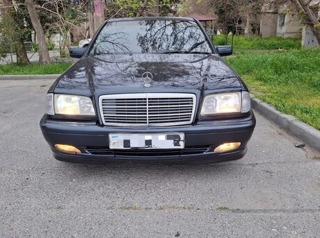Mercedes C 200