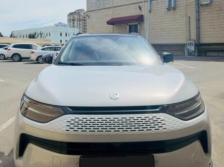 Leapmotor C11