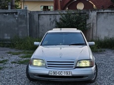 Mercedes C 180