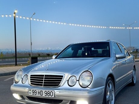 Mercedes E 200