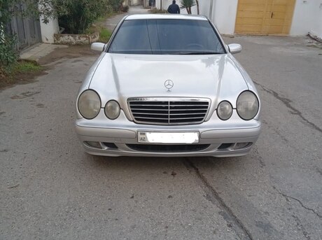 Mercedes E 220