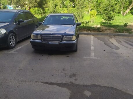 Mercedes C 200