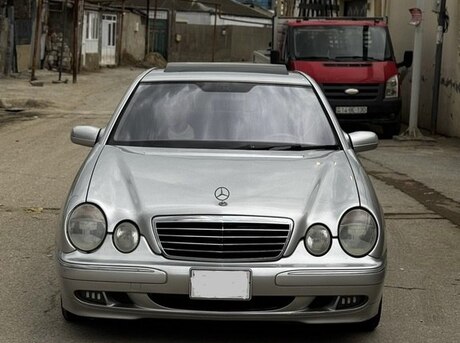Mercedes E 320