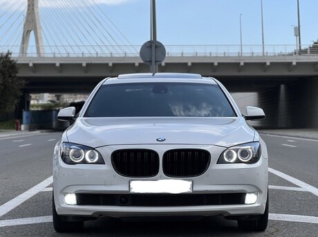 BMW 750
