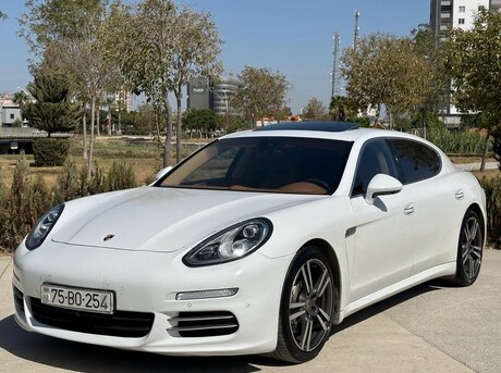 Porsche Panamera 4S Executive