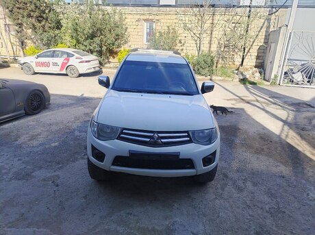Mitsubishi L200