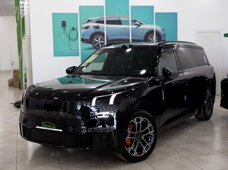 Lynk & Co 900