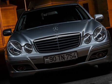 Mercedes E 220
