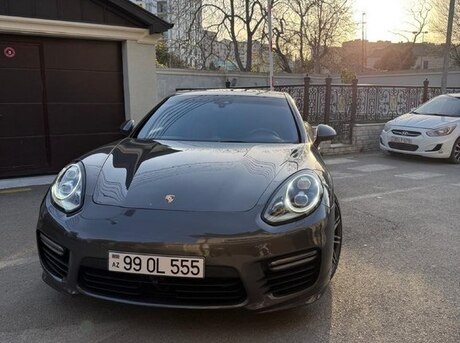 Porsche Panamera GTS