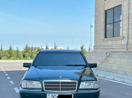 Mercedes C 200