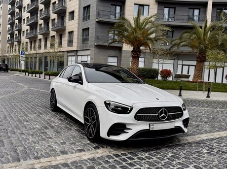 Mercedes E 300 e