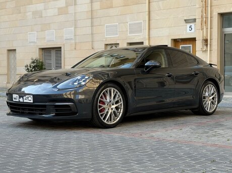 Porsche Panamera 4 Executive