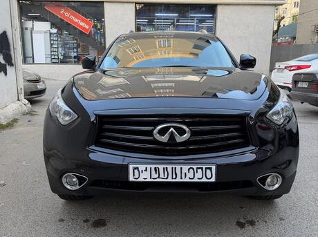 Infiniti QX70