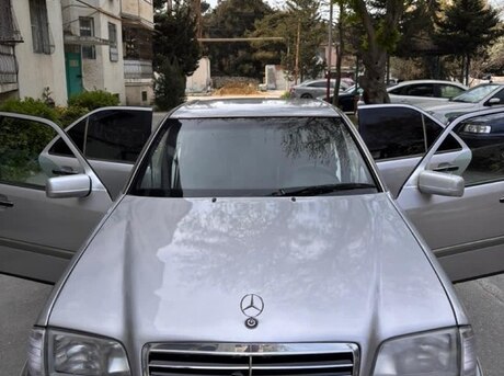 Mercedes C 280