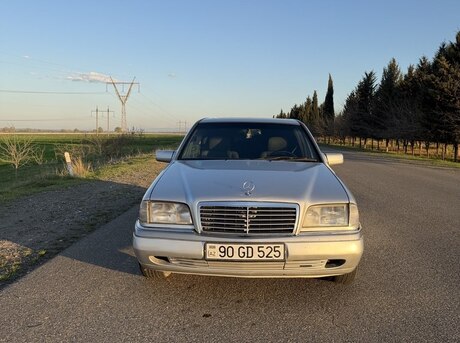 Mercedes C 180