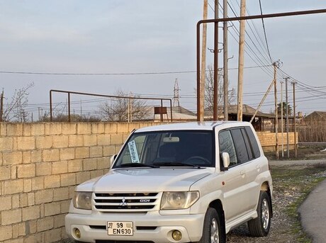 Mitsubishi Pajero io