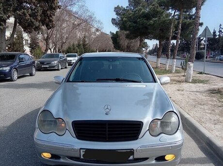 Mercedes C 240
