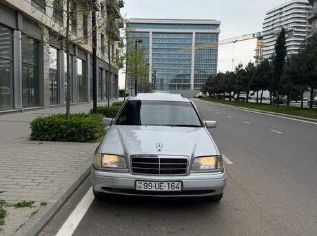 Mercedes C 220