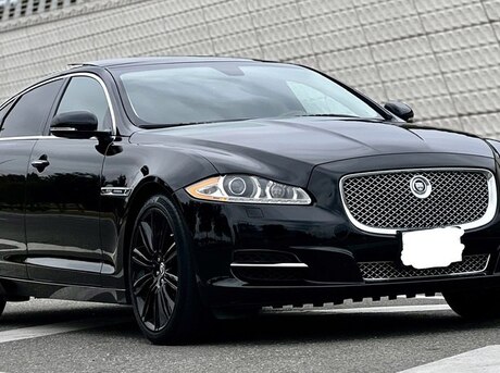 Jaguar XJ