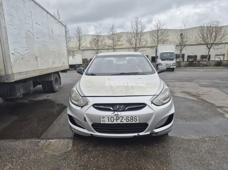 Hyundai Accent 2013