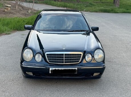 Mercedes E 200