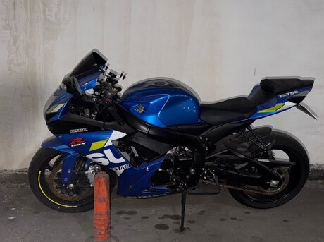 Suzuki GSX-R 750
