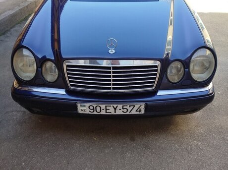 Mercedes E 240