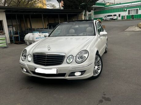 Mercedes E 240