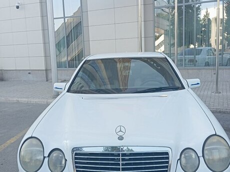 Mercedes E 230
