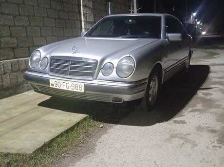 Mercedes E 230