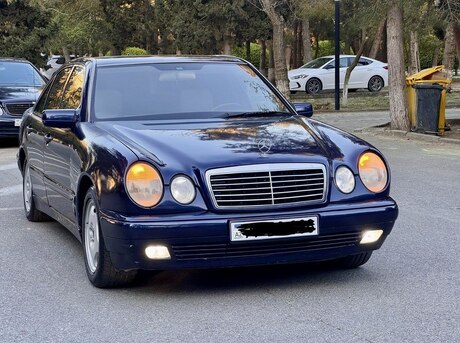 Mercedes E 240