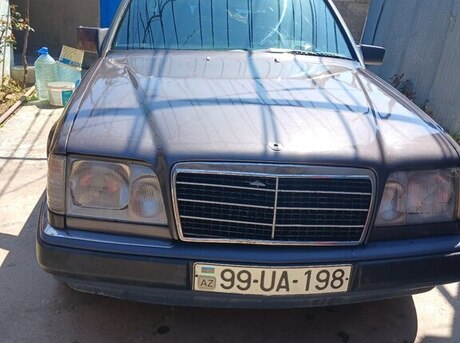 Mercedes 220 E