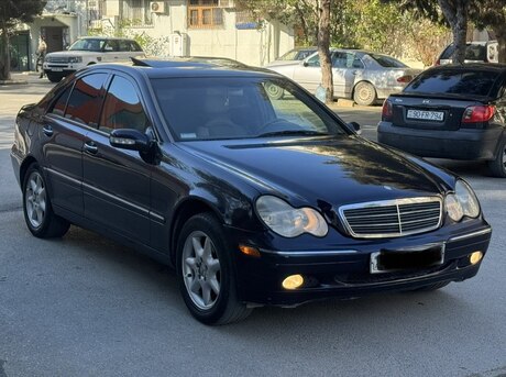 Mercedes C 240