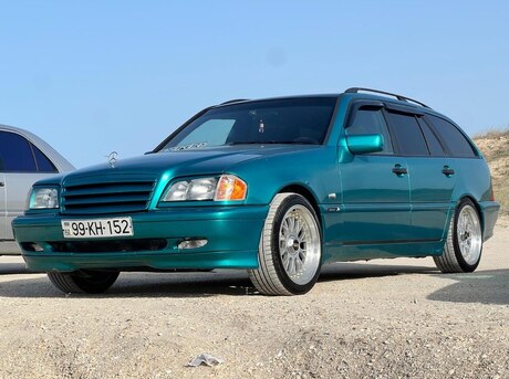 Mercedes C 200