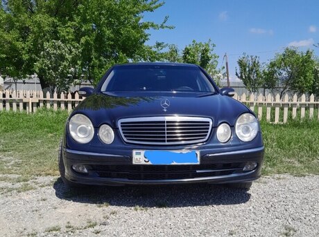 Mercedes E 240
