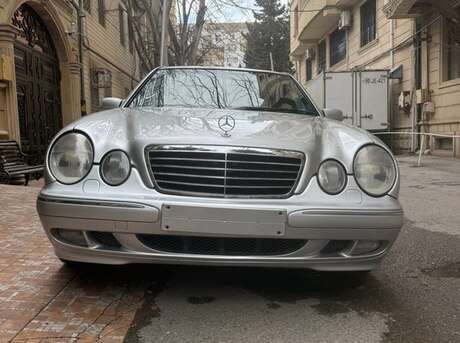 Mercedes E 320