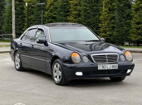 Mercedes E 200