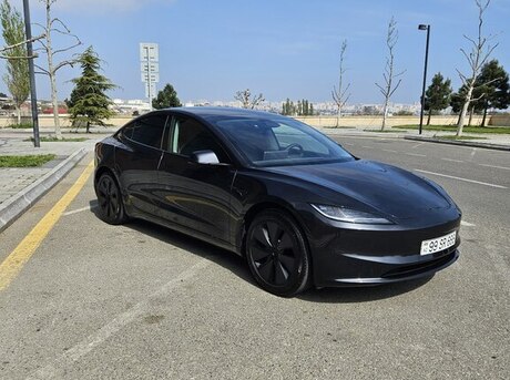 Tesla Model 3 2025