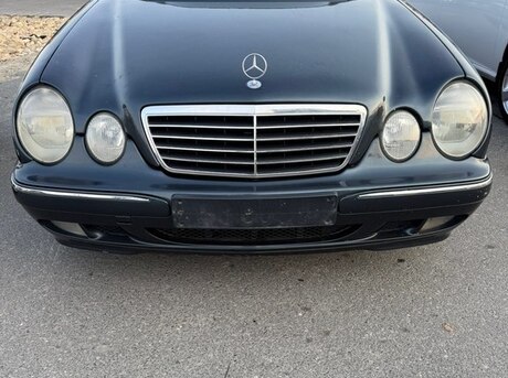 Mercedes E 240