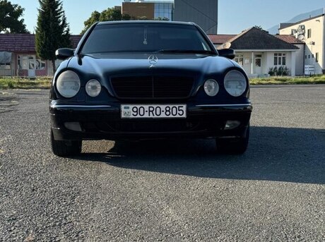 Mercedes E 240