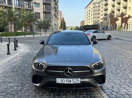Mercedes E 300 e 4MATIC