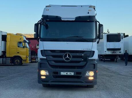 Mercedes Actros 1844