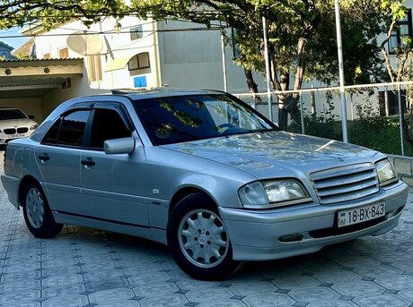 Mercedes C 180