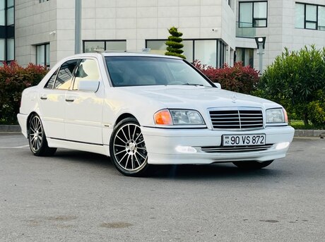 Mercedes C 230