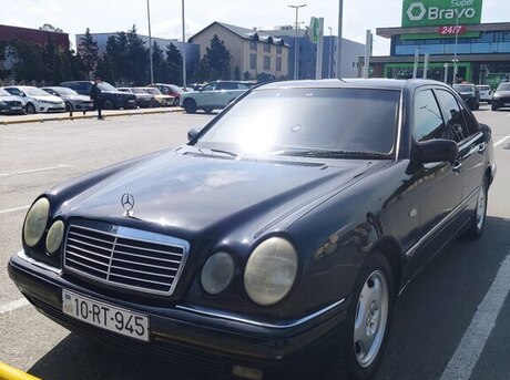 Mercedes E 240