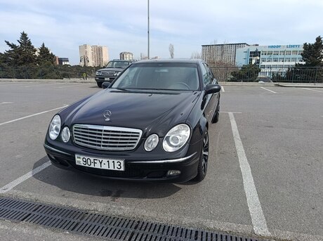Mercedes E 200