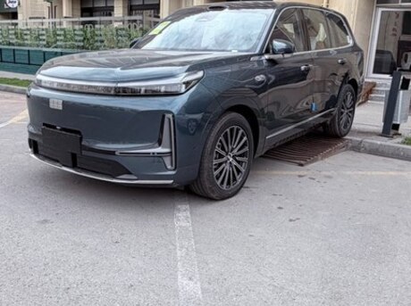 Geely Galaxy M9