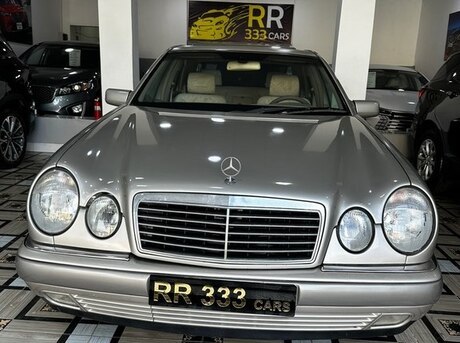 Mercedes E 240