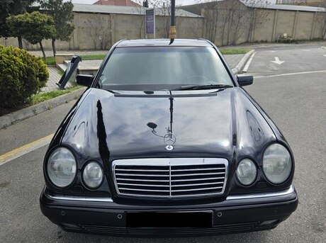 Mercedes E 320